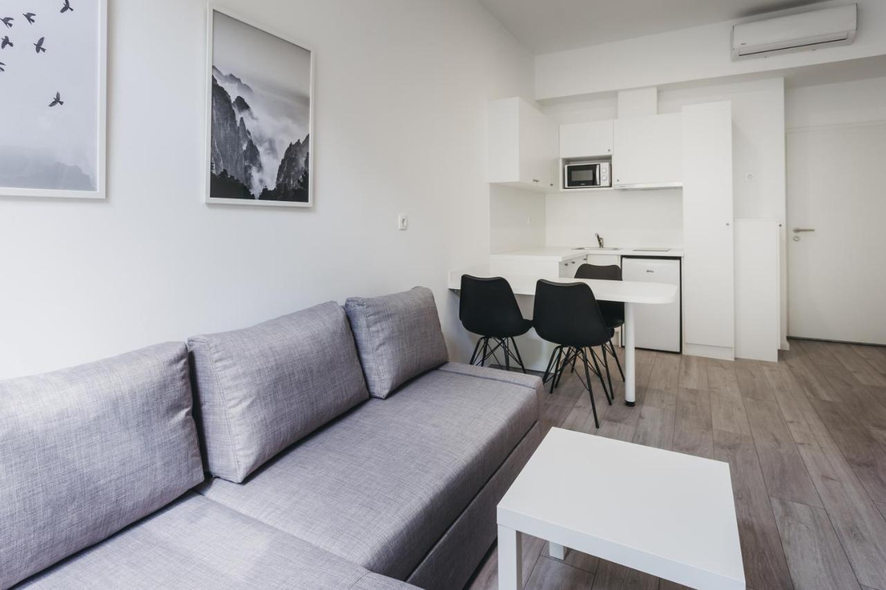 Mika Apartment And Studios Zagreb Buitenkant foto