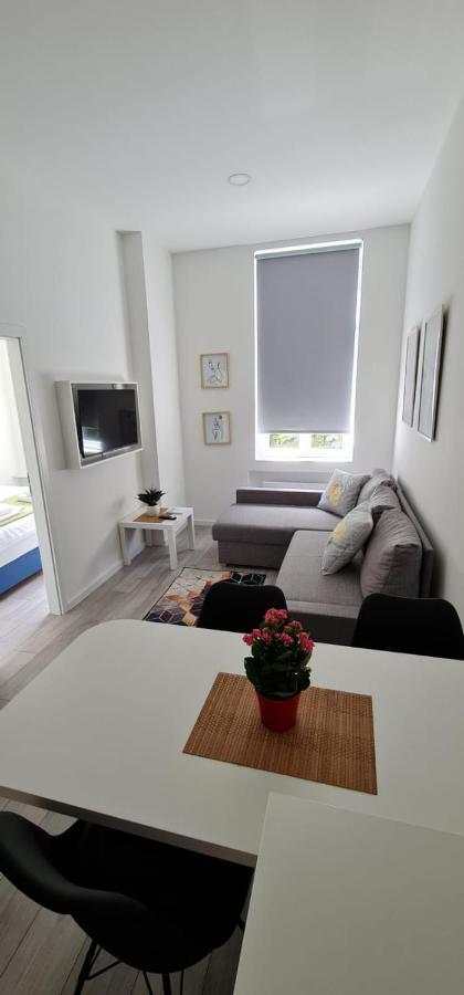 Mika Apartment And Studios Zagreb Buitenkant foto