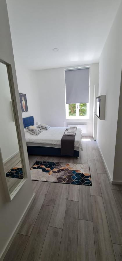 Mika Apartment And Studios Zagreb Buitenkant foto