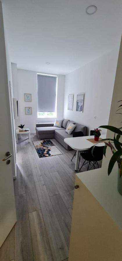 Mika Apartment And Studios Zagreb Buitenkant foto